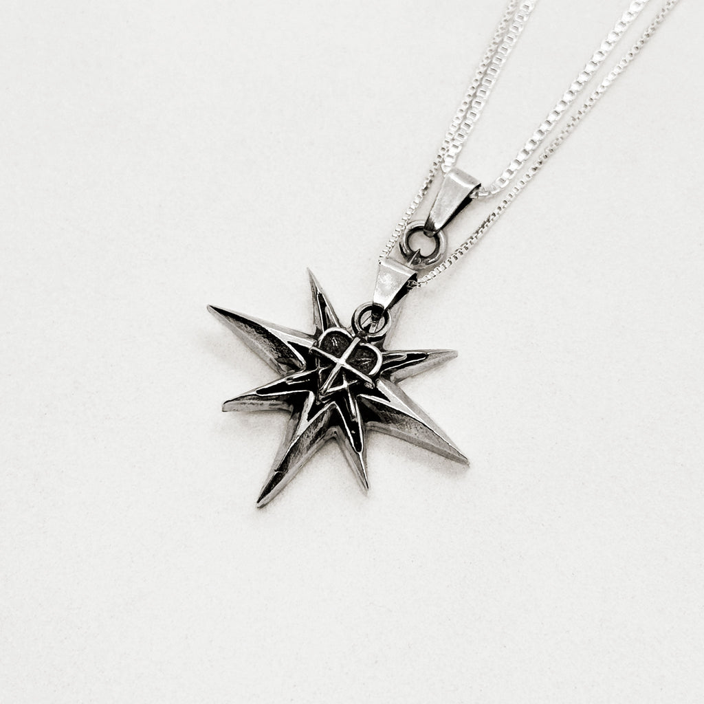 Vista frontal del dúo corazón y estrella en plata 950 - Flames Army