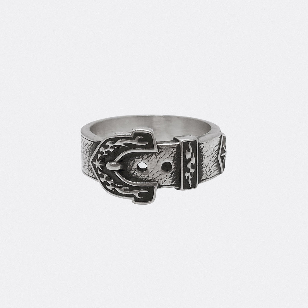 Horseshoe belt