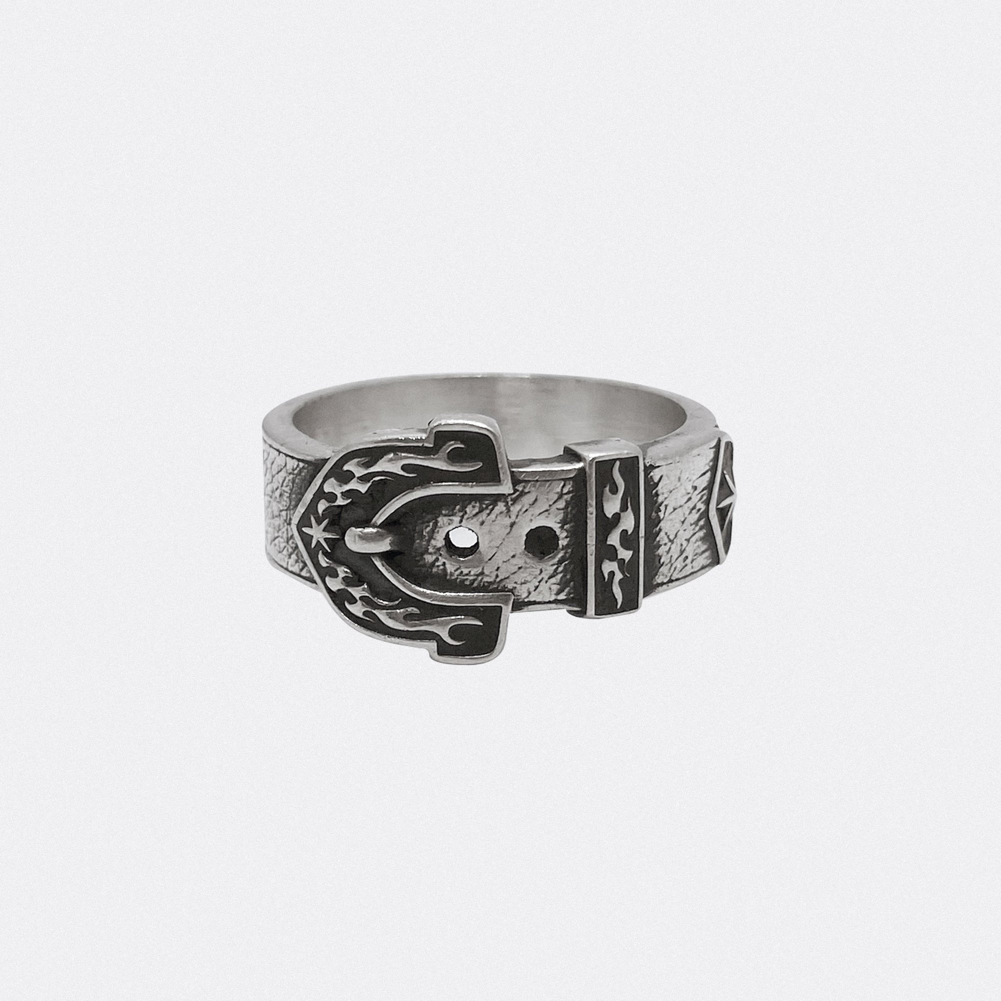 Horseshoe belt