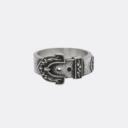 Horseshoe belt