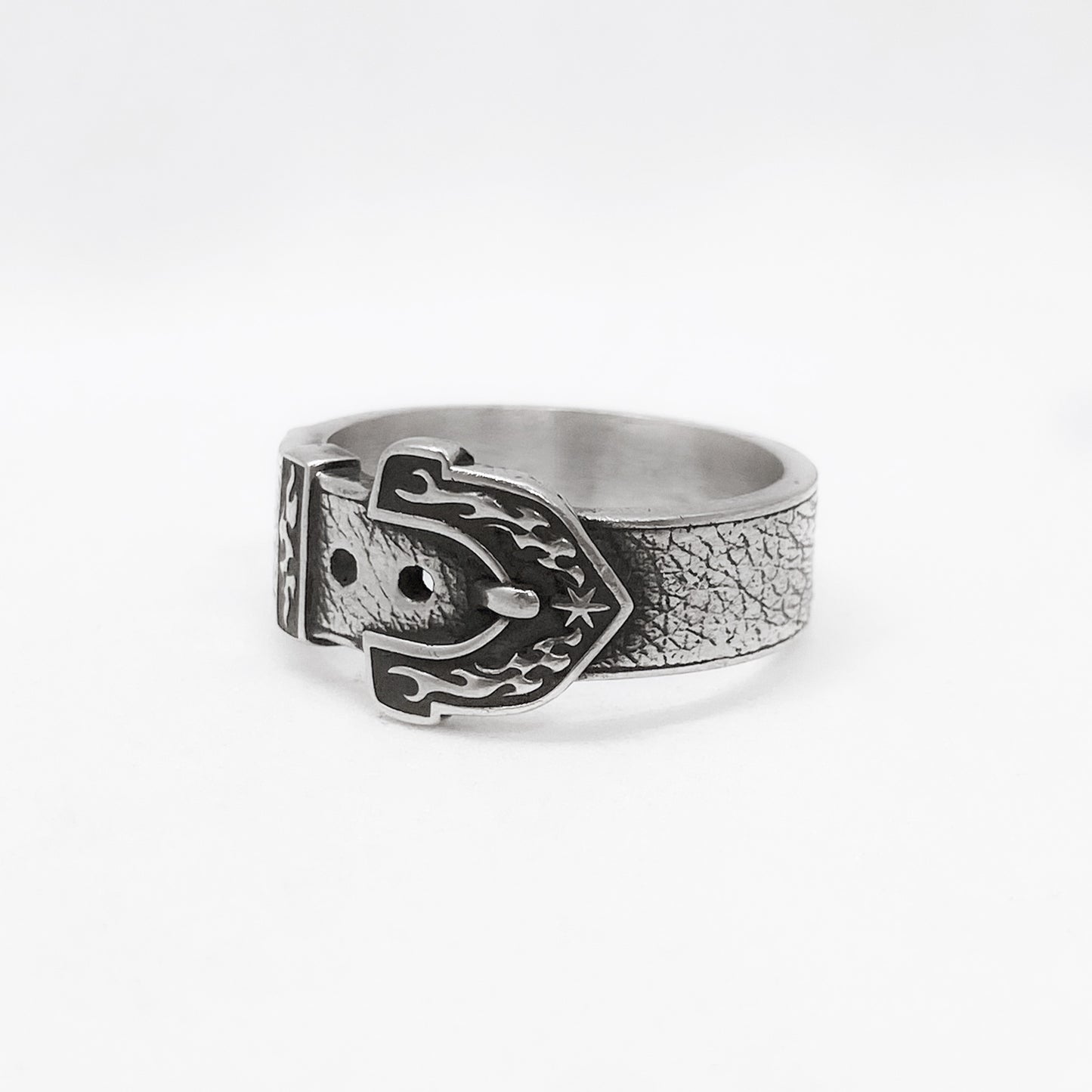 Horseshoe belt