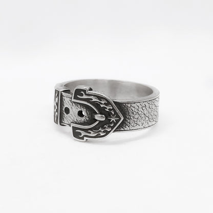 Horseshoe belt